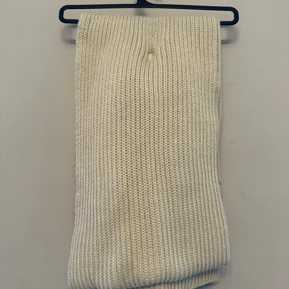 NWT French Connection Cream Knit Scarf, Gloves, & Hat Set - Picture 5 of 5